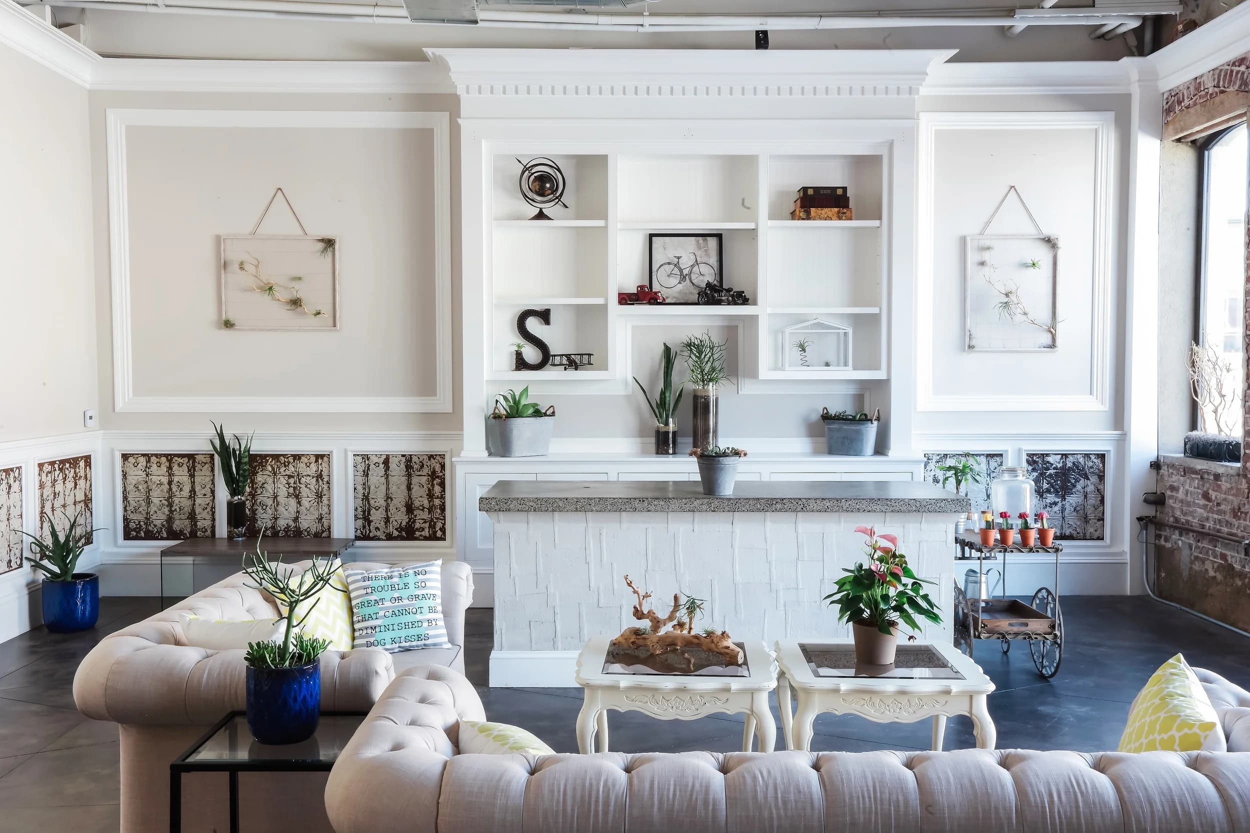 The reception area at Ideal Body Chiropractic in Fullerton